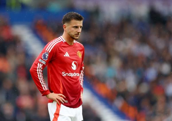 曼聯(lián)最水7號??芒特6420萬加盟1年半1球1助，首發(fā)踢13分鐘又傷了