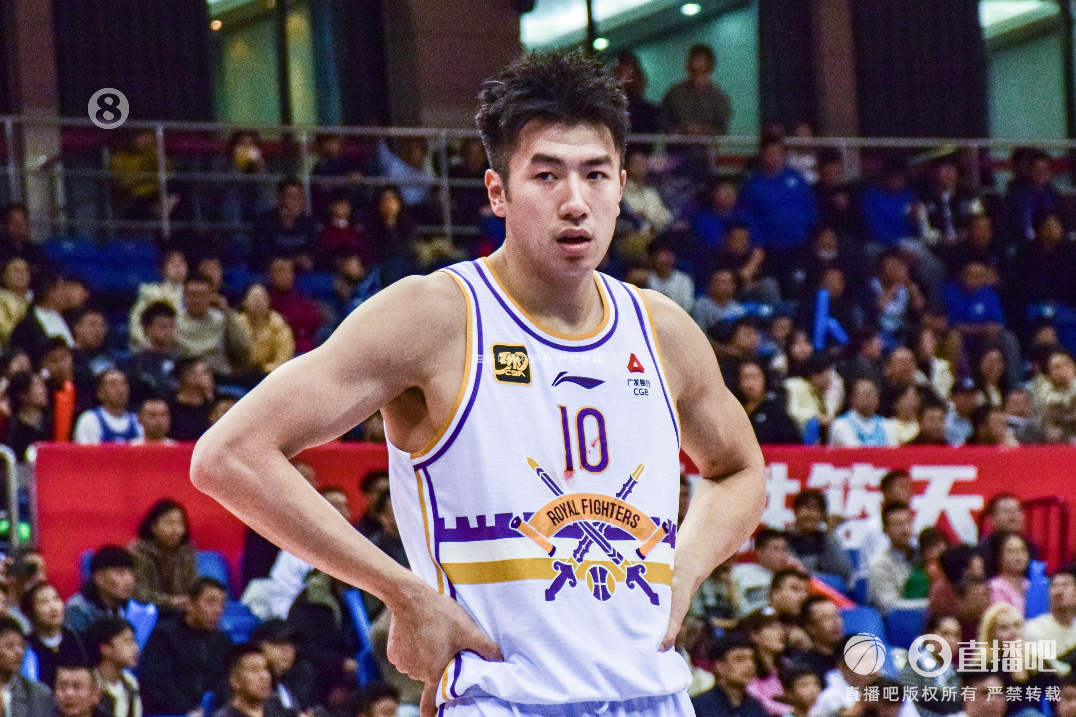 高效表現(xiàn)難救主！鄒雨宸11中8拿下21分7籃板